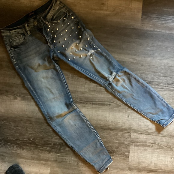 Pearl Accented Blue Jeans - Picture 2 of 8